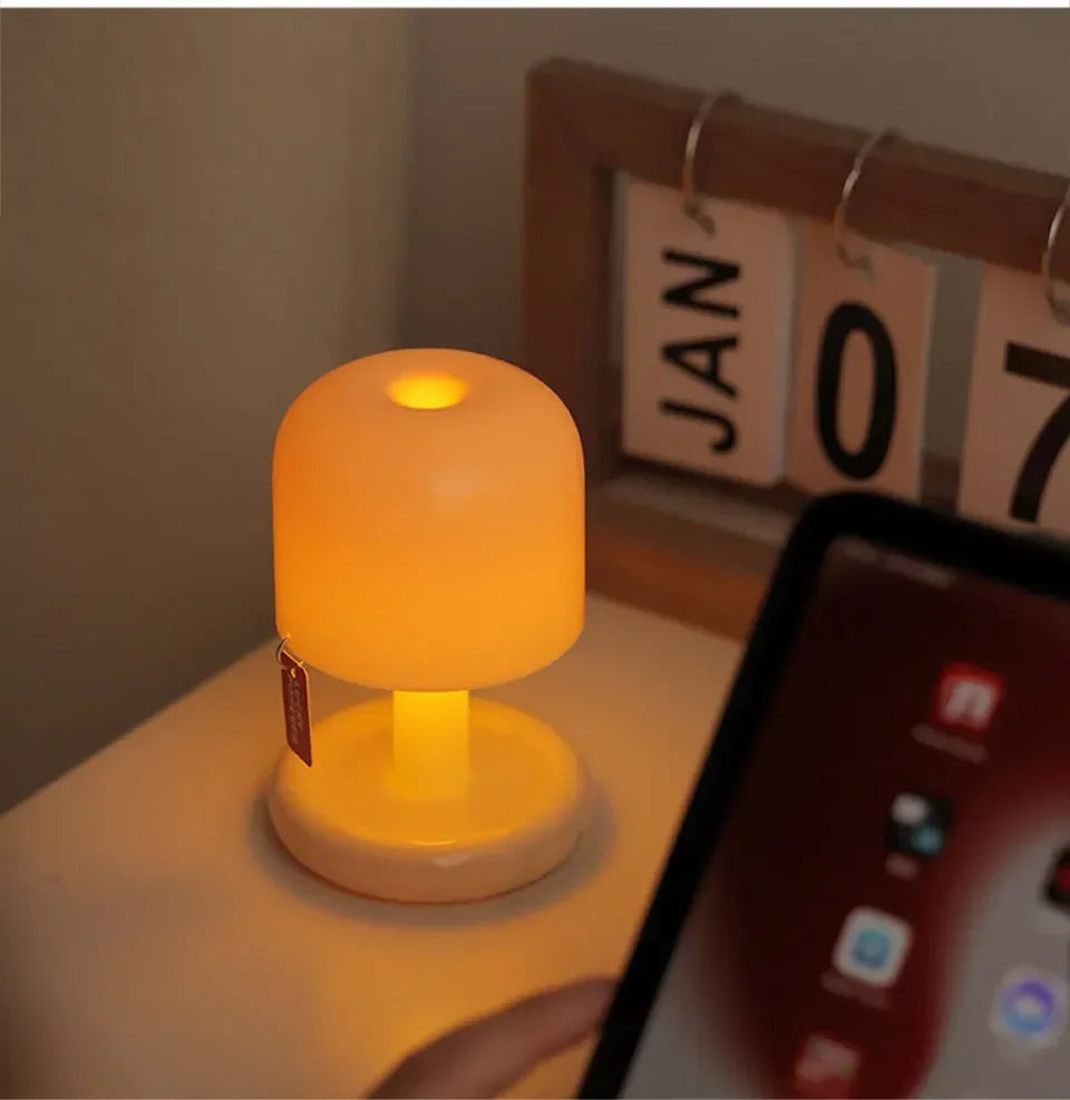 Monica Lamp