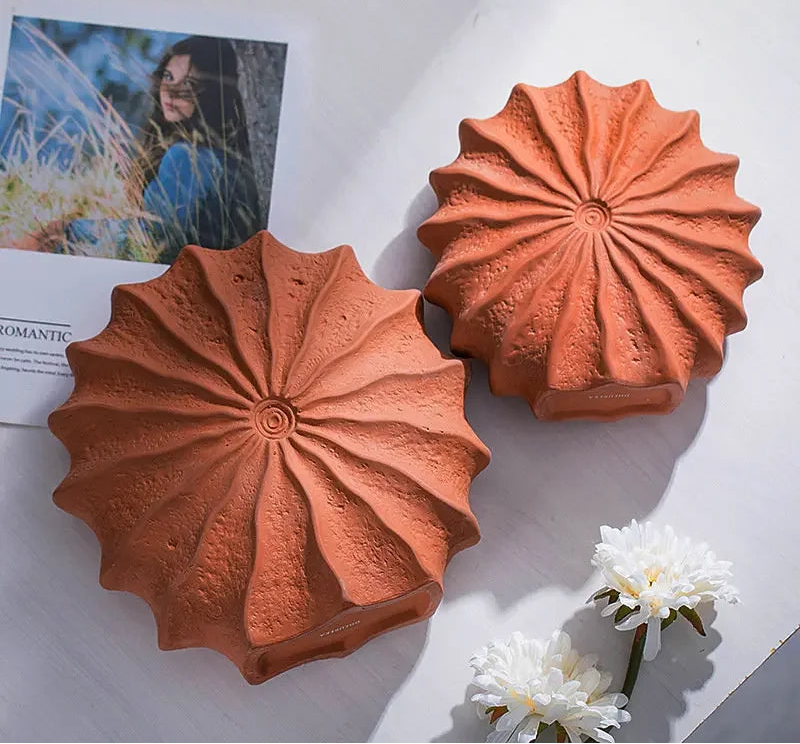 Ceramic Shell Shaped Vase