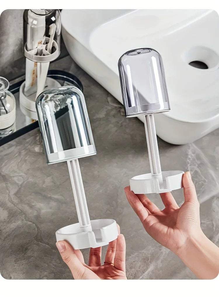 Toothbrush holder with dust cover