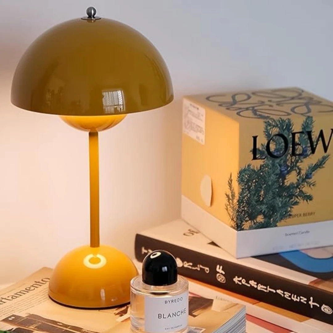 Lucia Lamp